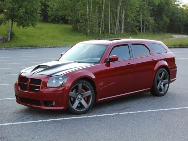 VFN Fiberglass AAR Style Hood 05-07 Dodge Magnum